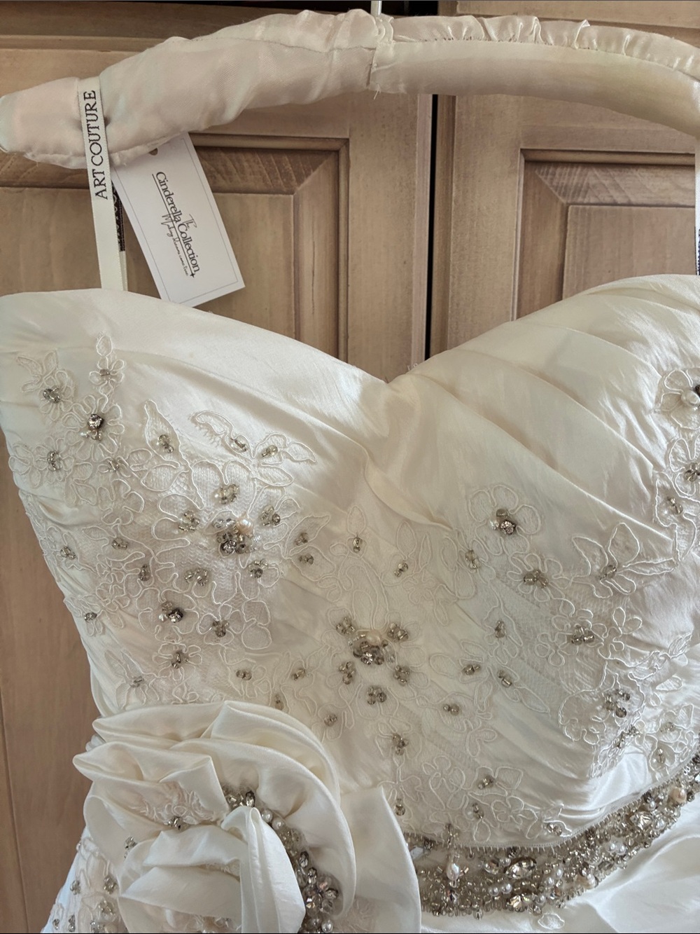 Strapless Ivory Wedding Dress NWT Embroidered Lace and Beaded Waist Sz 16 - Picture 5 of 12